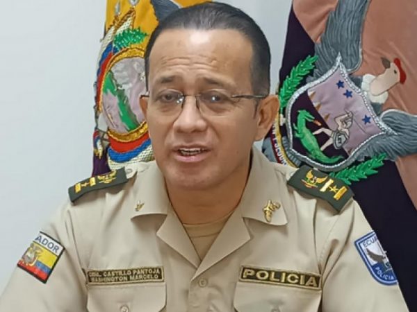 El coronel Marcelo Castillo, jefe policial de Daule, y un agente del Grupo de Intervención y Rescate (GIR) resultaron heridos.