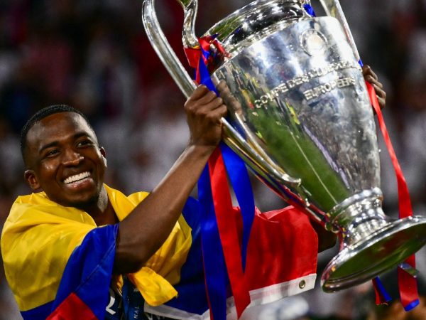El defensa Willian Pacho se convirtió en el primer futbolista ecuatoriano de la historia en ganar la UEFA Champions League.