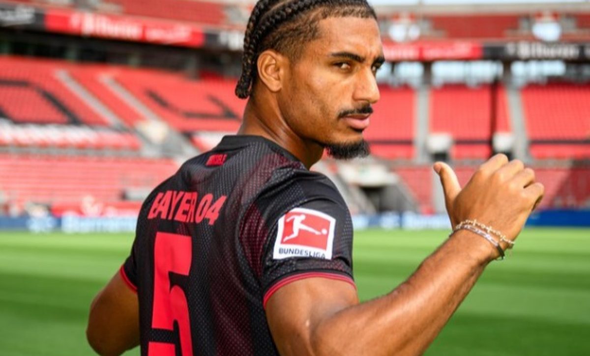 El defensa central francés Loïc Badé firmó hasta 2030 con el Bayer Leverkusen. FOTO: Bayer Leverkusen