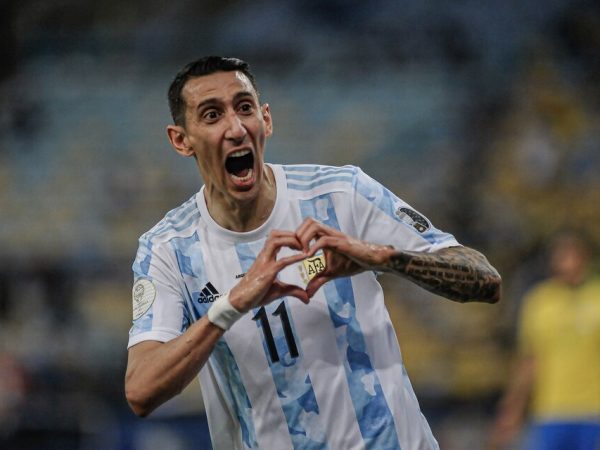 El delantero Ángel Di María vuelve a Argentina y jugará en Rosario Central.