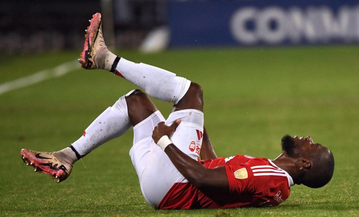 El delantero ecuatoriano salió lesionado