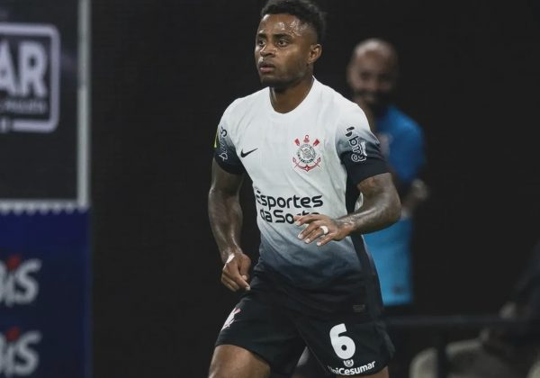 El ecuatoriano Diego Palacios alistaría su regreso a la MLS tras un año para el olvido en el Corinthians de Brasil