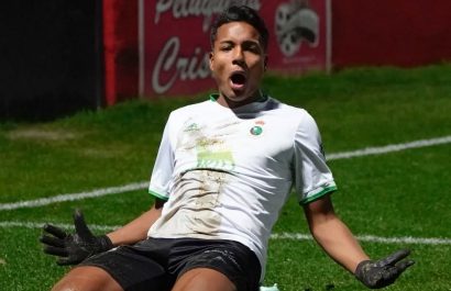 El ecuatoriano Jeremy Arévalo firma renovación con Racing de Santander hasta 2027