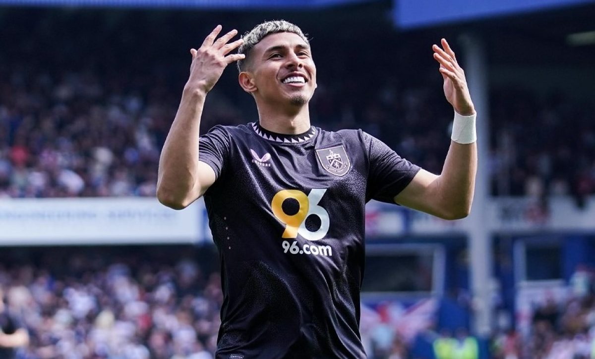 El ecuatoriano Jeremy Sarmiento se muestra feliz tras marcar un doblete con Burnley.
