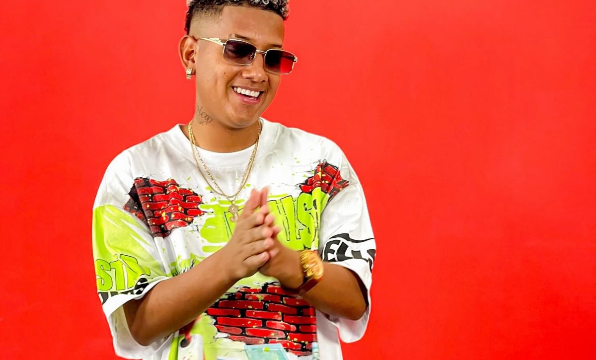 El ecuatoriano Jombriel alcanza el Top 50 Global de Spotify con ‘Vitamina’