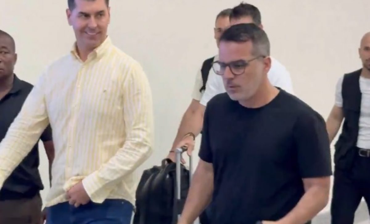 El entrenador español Ismael Rescalvo aterrizó la tarde de este sábado 21 de junio en el Aeropuerto Internacional José Joaquín de Olmedo de Guayaquil.