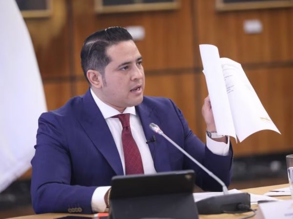El ex asambleísta Ronny Aleaga fue localizado en Venezuela.