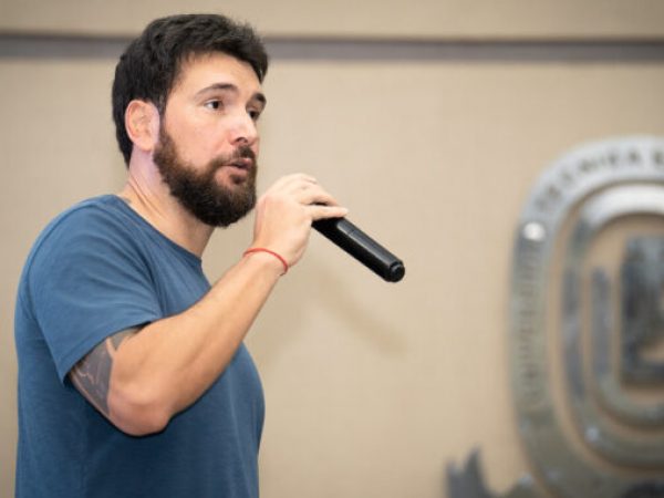 El excandidato presidencial Jan Topic se ofrece a colaborar en el gobierno de Daniel Noboa.