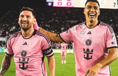 El futbolista argentino Lionel Messi junto al uruguayo Luis Suárez.