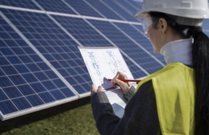 El grupo español Cox Energy desarrollará cinco proyectos de energía solar en Ecuador con una inversión de $600 millones