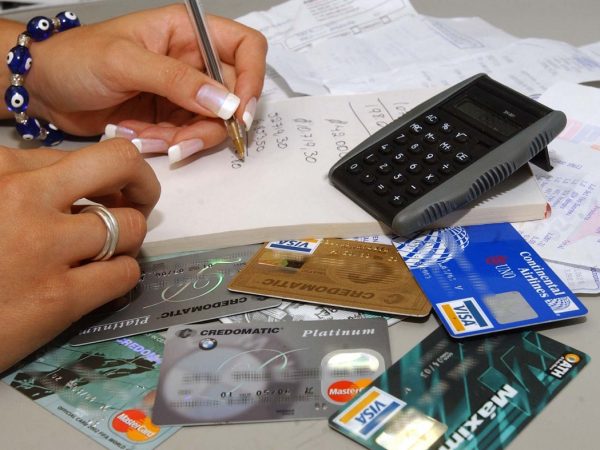 El incumpliento de una deuda bancaria afecta negativamente al historial crediticio.