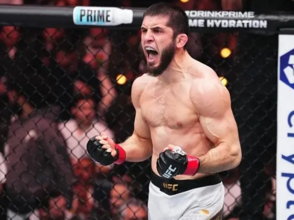 El luchador daguestaní de UFC, Islam Makhachev, no tiene planes de retiro a corto plazo, según afirmaron su mánager y su entrenador.
