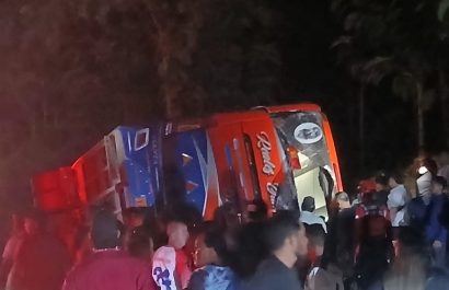 El micro 01 de la cooperativa de transporte de pasajeros Reales Tamarindos protagonizó un accidente de tránsito en la provincia del Guayas.