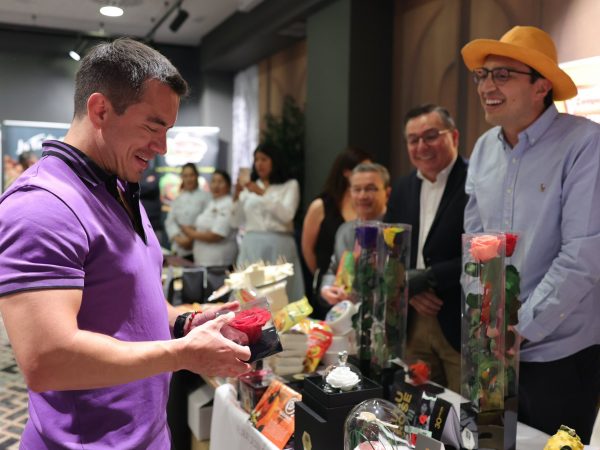 El presidente Daniel Noboa se reunió con emprendedores ecuatorianos en España y prometió mayor apoyo gubernamental