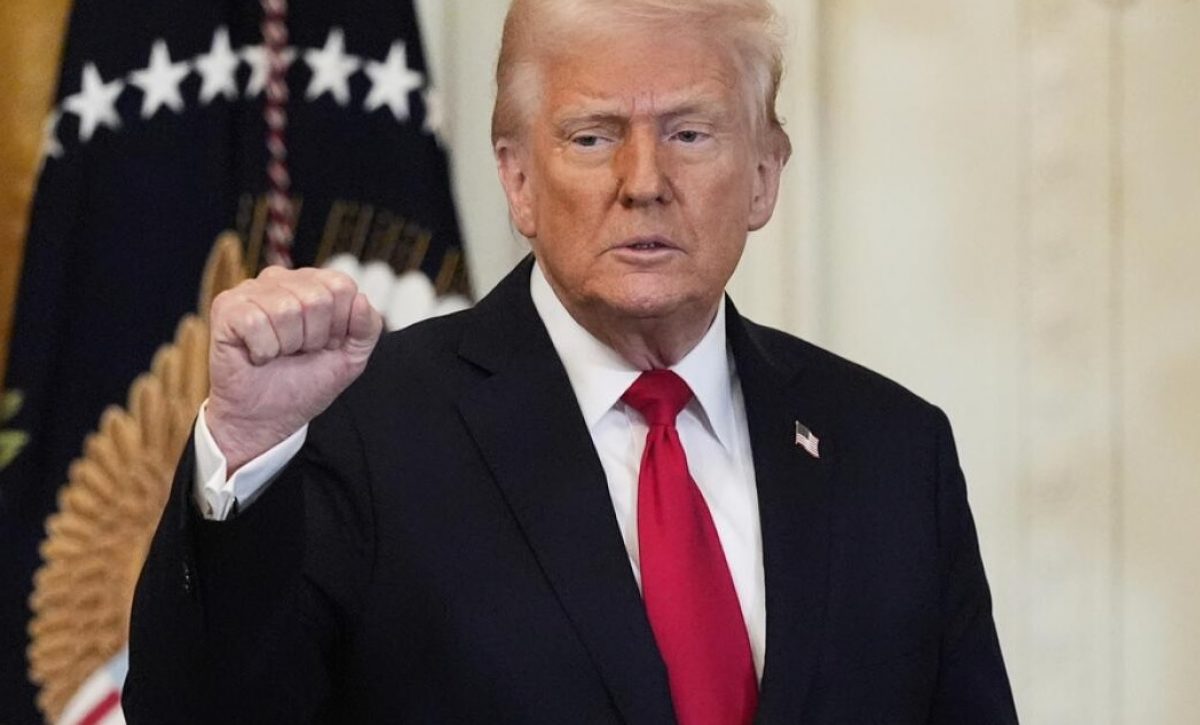 El presidente Donald Trump anunció que considera aumentar los aranceles a productos chinos en un 50% adicional.