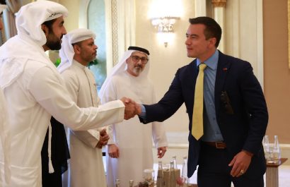 El presidente de Ecuador, Daniel Noboa, se reunió con empresarios y representantes financieros de Emiratos Árabes Unidos.