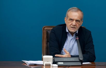 El presidente de Irán, Masud Pezeshkian, Foto facilitada por Europa Press

REMITIDA / HANDOUT por MEHDI BOLOURIAN / PRESIDENCIA IRÁN
Fotografía remitida a medios de comunicación exclusivamente para ilustrar la noticia a la que hace referencia la imagen, y citando la procedencia de la imagen en la firma
09/6/2025