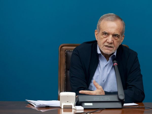 El presidente de Irán, Masud Pezeshkian, Foto facilitada por Europa Press

REMITIDA / HANDOUT por MEHDI BOLOURIAN / PRESIDENCIA IRÁN
Fotografía remitida a medios de comunicación exclusivamente para ilustrar la noticia a la que hace referencia la imagen, y citando la procedencia de la imagen en la firma
09/6/2025
