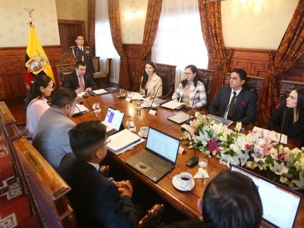 El presidente de la República, Daniel Noboa Azin, mantuvo hoy una reunión con el Directorio de la Corporación Eléctrica del Ecuador