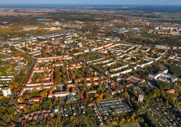 El programa “Make Plans Now” ofrece alojamiento gratis durante dos semanas para quienes consideren mudarse a Eisenhüttenstadt, Alemania. (Kelinanzeigen)