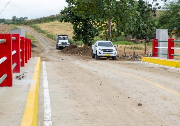 El puente está habilitado al tránsito,mientras continúan los trabajos complementarios en los accesos y en la vía principal.