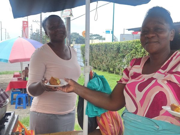 El secreto en su salsa Emma conquista con su sazón y corviques en Santo Domingo