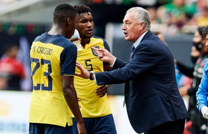 El técnico argentino Gustavo Alfaro fue técnico de la Selección de Ecuador