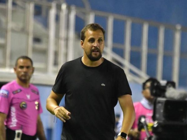El técnico argentino Nicolás Chietino no es más en técnico de Delfín SC