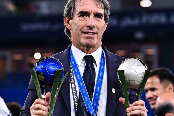 El técnico uruguayo Guillermo Almada.