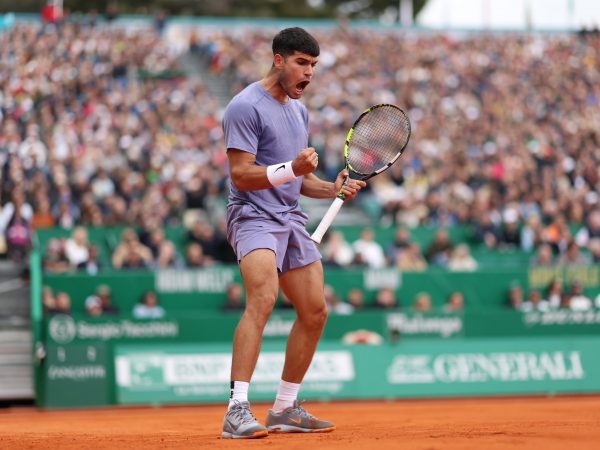 El tenista español Carlos Alcaraz avanzó hasta los cuartos de final de Montecarlo