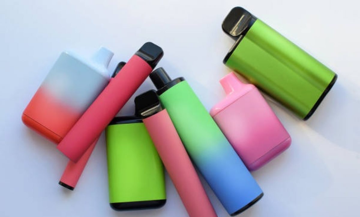 El uso de vapeadores o cigarrillos electrónicos afecta gravemente la fertilidad del hombre y la mujer