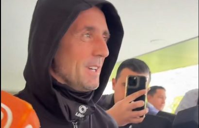 El volante argentino-ecuatoriano Damián Kitu Díaz arribó este martes al aeropuerto José Joaquín de Olmedo, en Guayaquil.