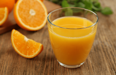 El zumo de naranja no eleva los niveles de insulina en comparación con la fruta entera