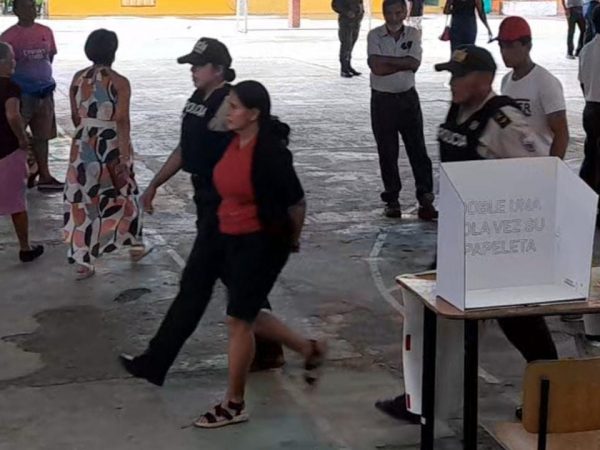 Elecciones en Ecuador: Ciudadanos detenidos en Rocafuerte, Montecristi y Calceta por intentar manipular las votaciones.