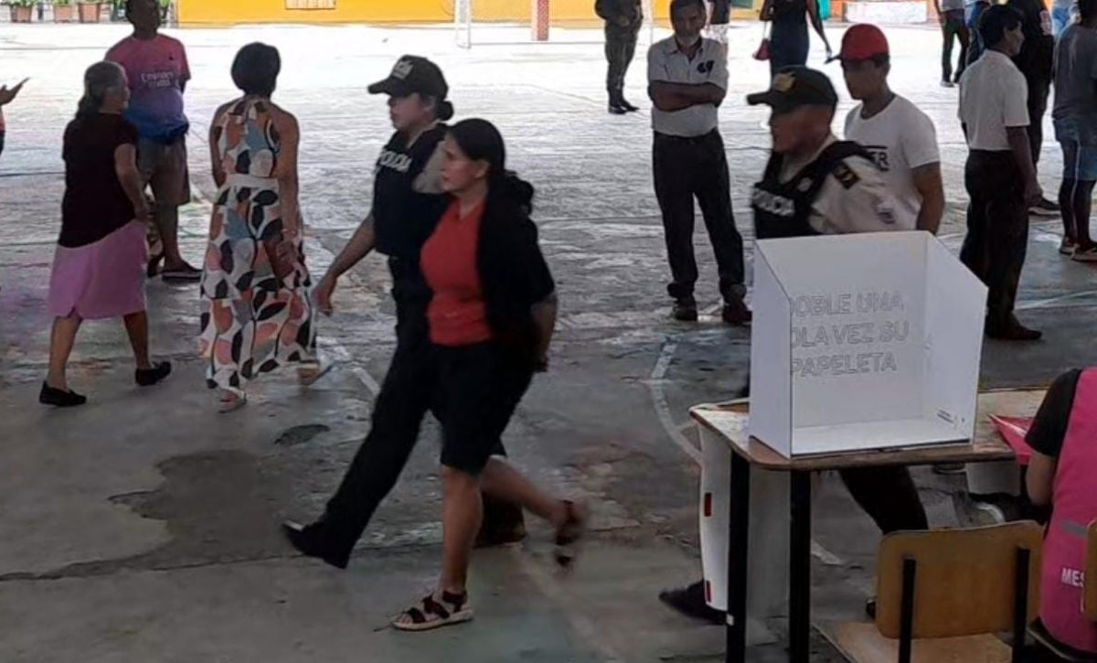 Elecciones en Ecuador: Ciudadanos detenidos en Rocafuerte, Montecristi y Calceta por intentar manipular las votaciones.