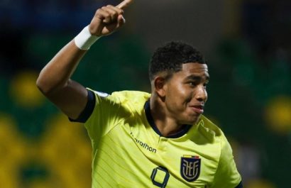 El delantero Elías Legendre Quiñónez con la selección sub 17 de Ecuador