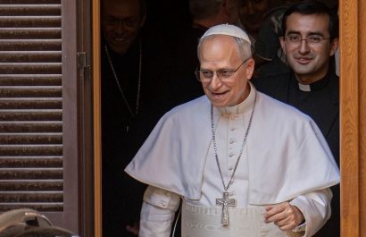 Elisa Inga, profesora y madre del sacerdote peruano Edgard Rimaycuna, secretario personal del papa León XIV,