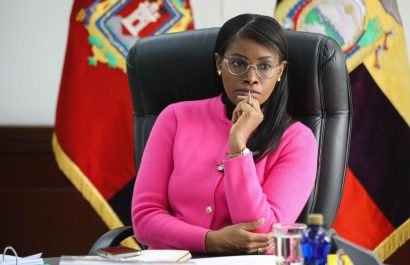 Elogios y críticas tras la renuncia de Diana Salazar a la fiscalía de Ecuador