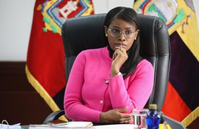 Elogios y críticas tras la renuncia de Diana Salazar a la fiscalía de Ecuador