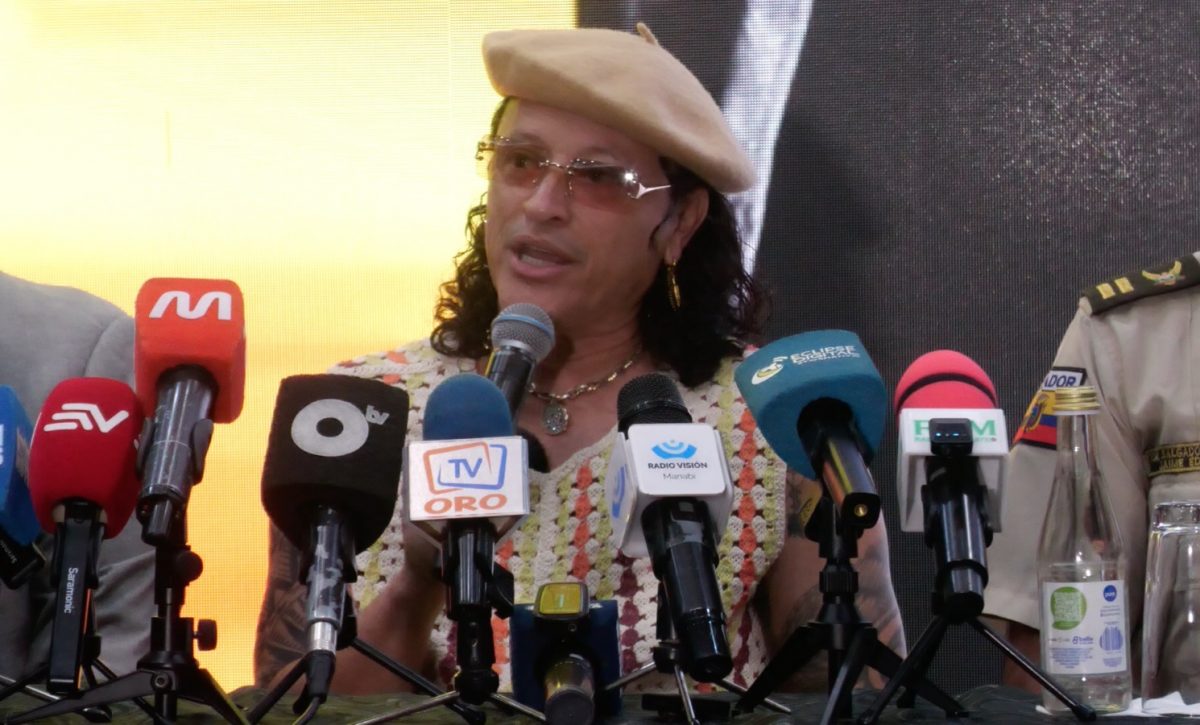 Elvis Crespo, artista puertorriqueño.