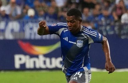 Emelec enciende el Clásico del Astillero