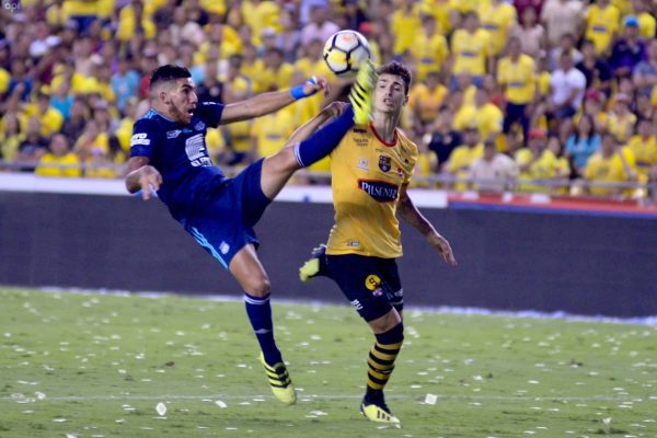 Emelec liquida deuda con Leandro Vega y queda habilitado para fichar refuerzos