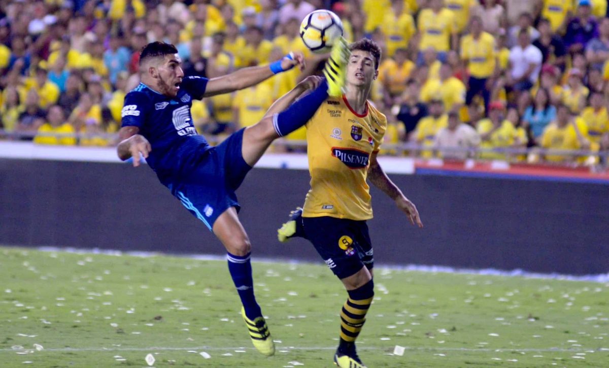 Emelec liquida deuda con Leandro Vega y queda habilitado para fichar refuerzos
