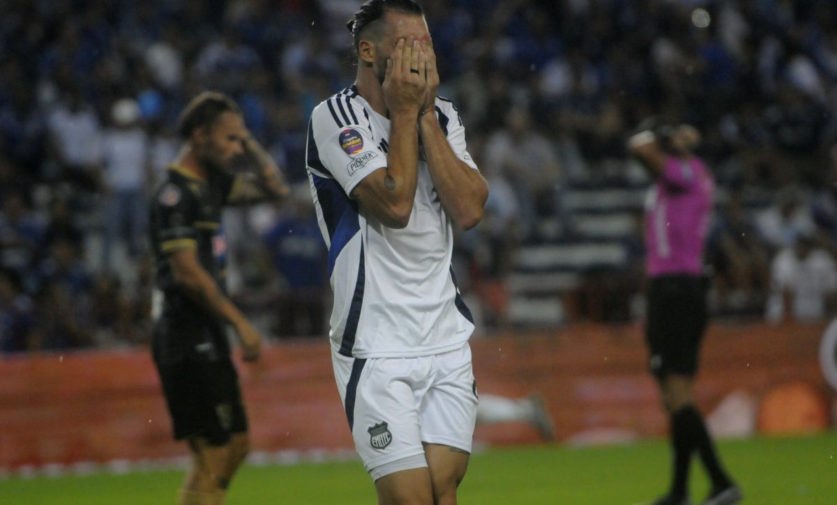 Emelec mide a Libertad FC en el estadio Capwell, urgido de una victoria