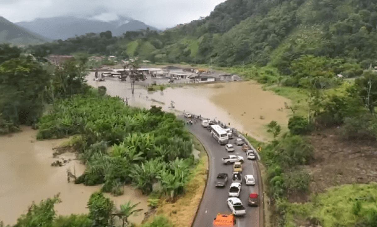 Emergencia en Cumbaratza :Lluvias intensas y minería ilegal agravan inundaciones en Zamora Chinchipe