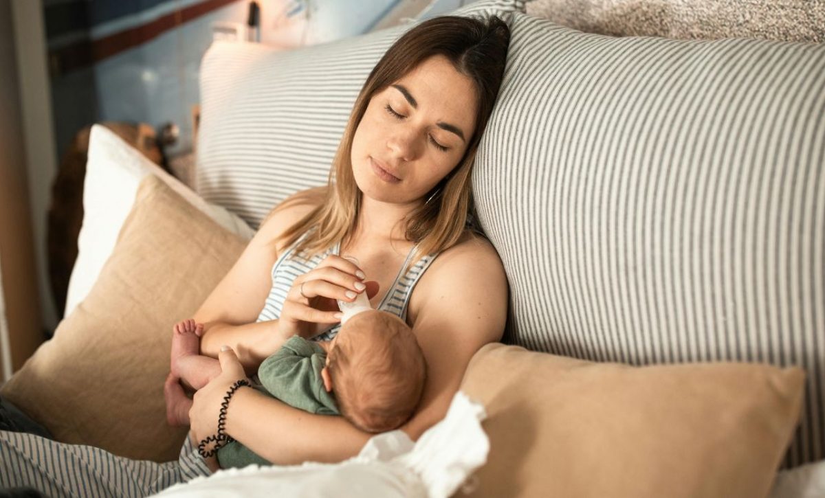 En Ecuador, el INEC revela que 4.6 millones de mujeres son madres, más de 2 millones están solteras y crían solas a sus hijos. (Pexels).