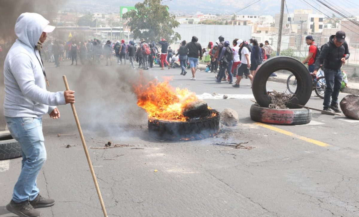 En Ecuador se desarrolla una paralización nacional rechazando la eliminación del subsidio al Diesel. FOTO: API
