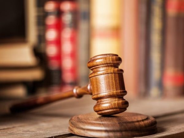 En Estados Unidos, el FBI arresta a una jueza por obstruir la detención de un migrante ilegal