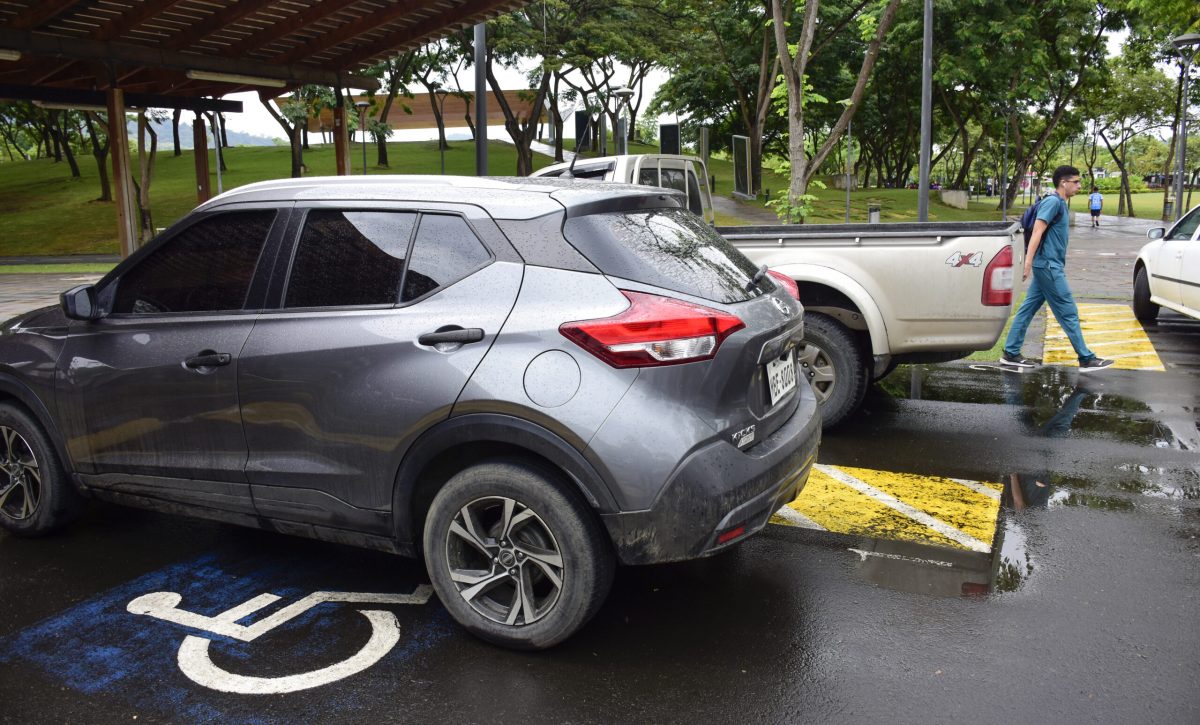 En Portoviejo, iniciativa del CCPD-P busca proteger espacios de parqueo para grupos vulnerables