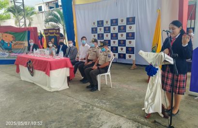 En Portoviejo se inauguró el periodo escolar 2025-2026 bajo alerta epidemiológica
